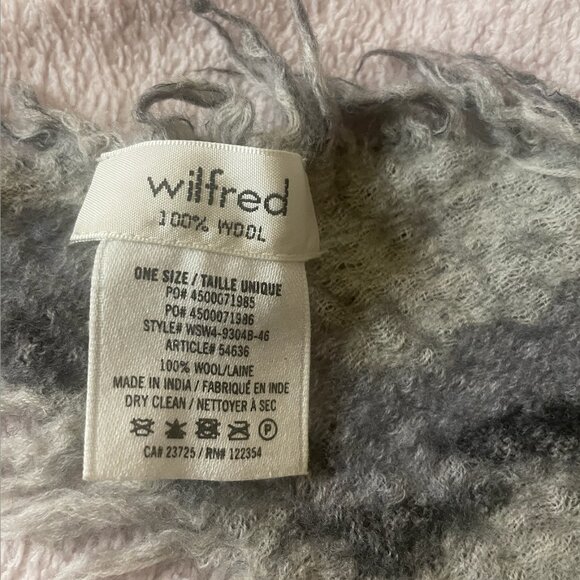 ARITZIA Wilfred Diamond Mosaic Triangle Scarf - Picture 4 of 6